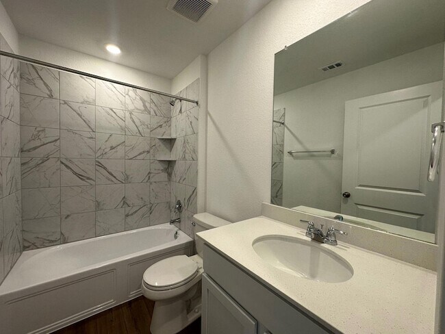 Building Photo - 144 Agua Azul Bnd