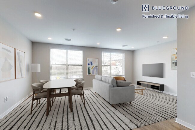 Primary Photo - 79 Alexander St