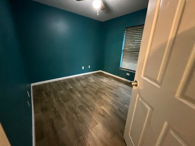 Building Photo - 212 SW Yager Pl