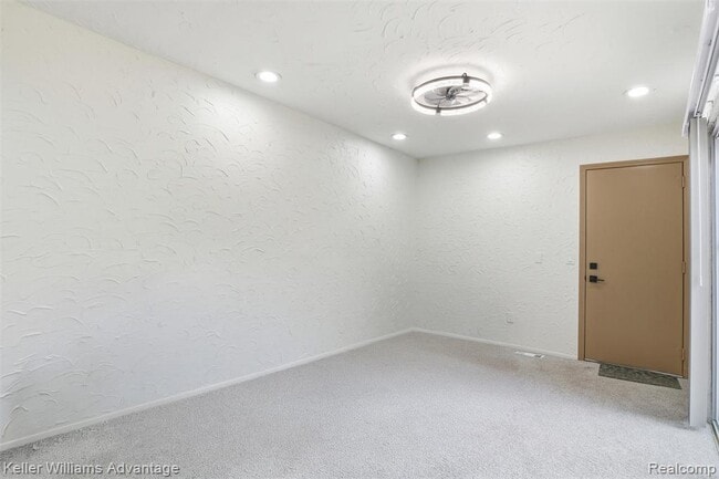 Building Photo - 5271 Wright Way E