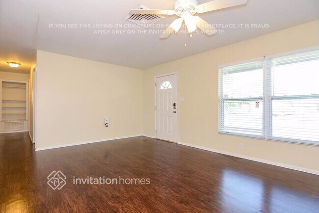 Building Photo - 5348 Colewood Pl