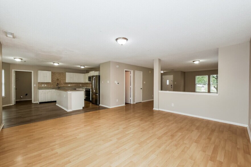 Building Photo - 6058 Amber Valley Ln