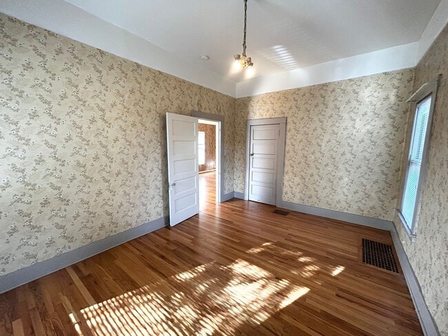 Building Photo - SE Portland 2 Bedroom Home!
