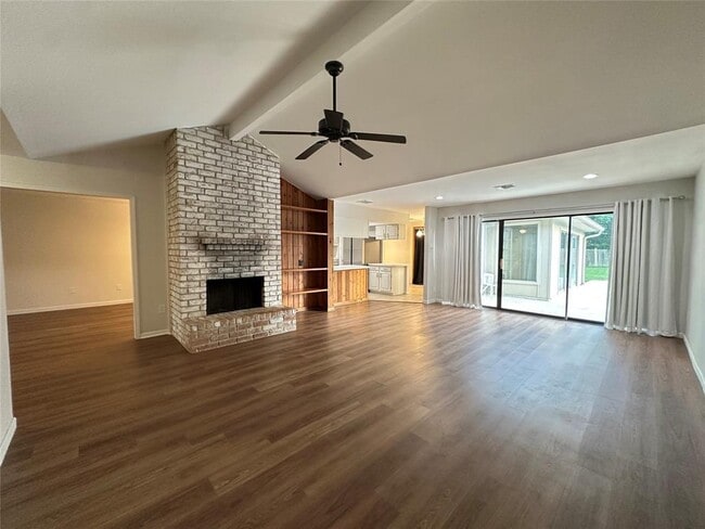 Building Photo - 12139 Huntington Park Dr