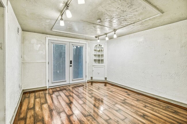 Building Photo - 1463 E 2700 S