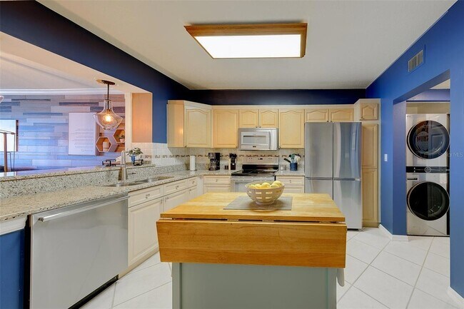 Building Photo - 16550 Gulf Blvd