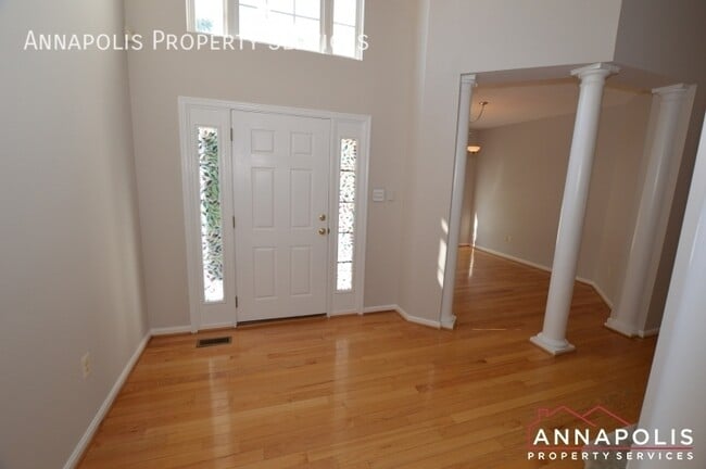Building Photo - 122 Farmbrook Ln
