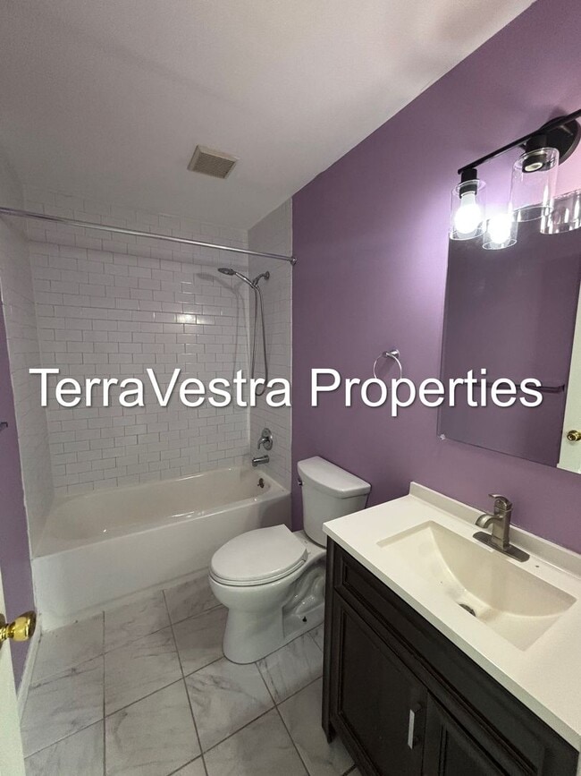 Building Photo - 3 Bed in Pine Hill! Eligible for $500 Security Deposit.