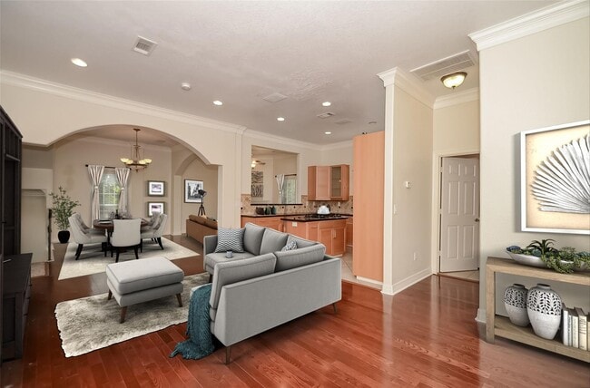 Building Photo - 513 Vincent St