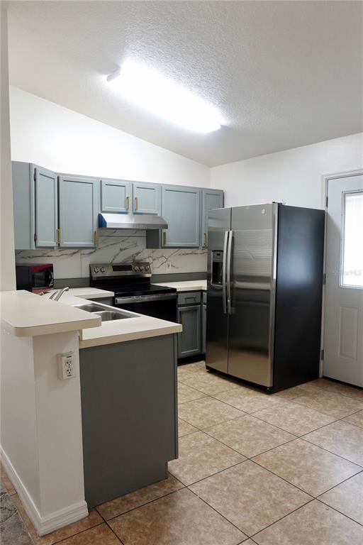 Building Photo - 540 W Comstock Ave