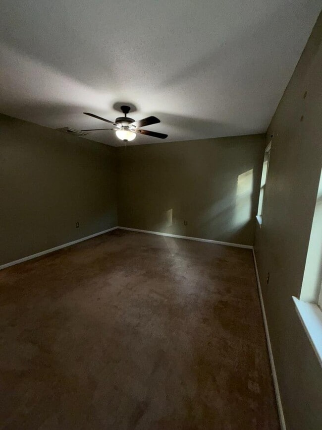 Building Photo - 106 Penrose Dr