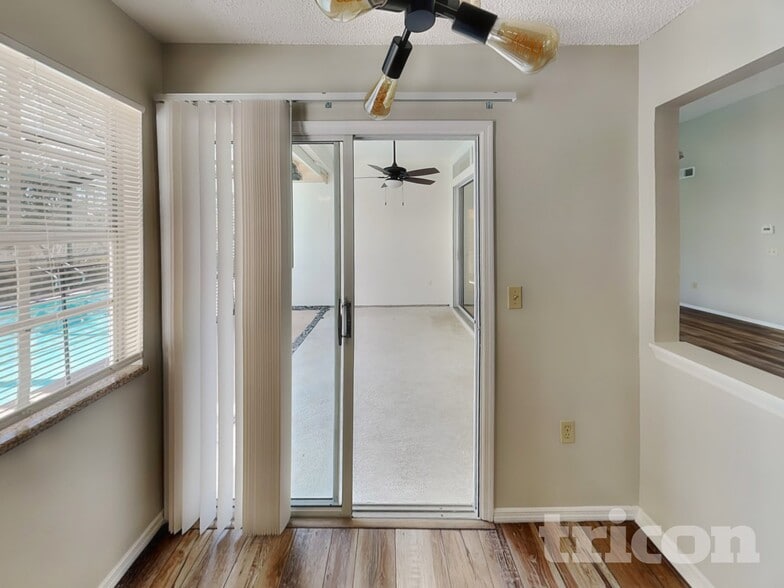 Building Photo - 4944 Harbor Woods Dr