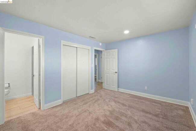 Building Photo - 172 William Way