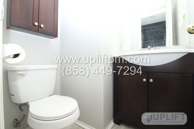 Building Photo - ** Move In Special $1,000 Off First Months...