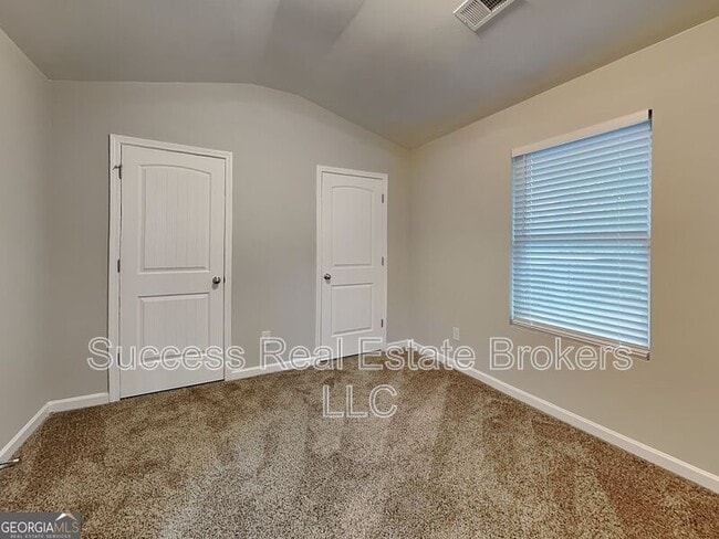 Building Photo - 65 Timberland Trace Way