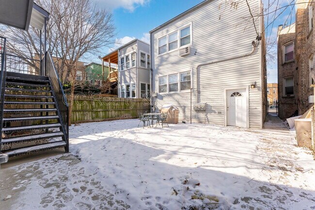 Building Photo - 5737 N Washtenaw Ave