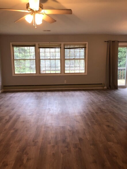 Building Photo - 2951 Hill Dr