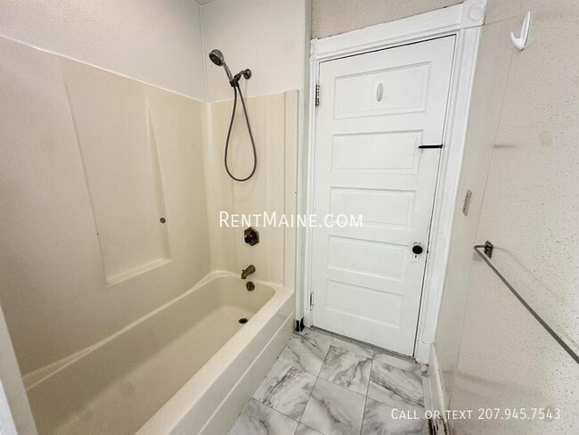 Building Photo - 99 Sanford St