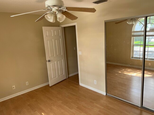 Building Photo - 1073 Siena Oaks Cir E