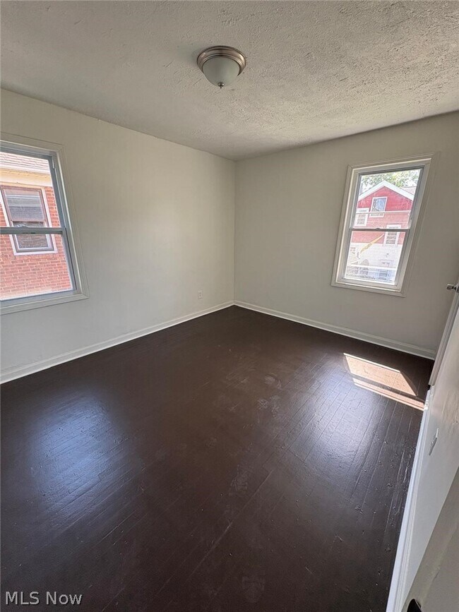 Building Photo - 3662 W 117th St