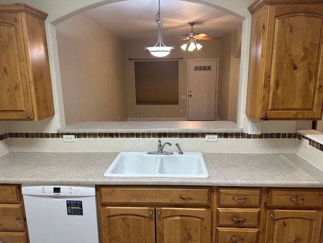 Building Photo - Main Level West Fork Condo