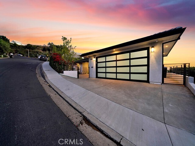 Building Photo - 1380 Skyline Dr