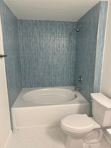 Building Photo - 6559 Emerald Dunes Dr