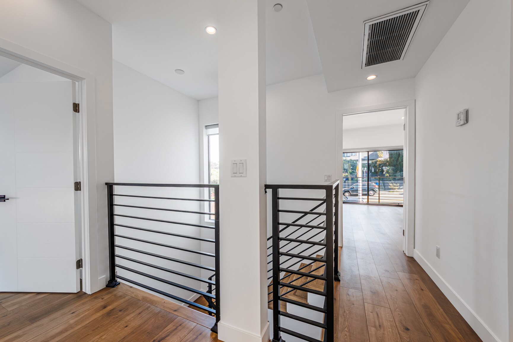 Building Photo - 705 N Benton Way