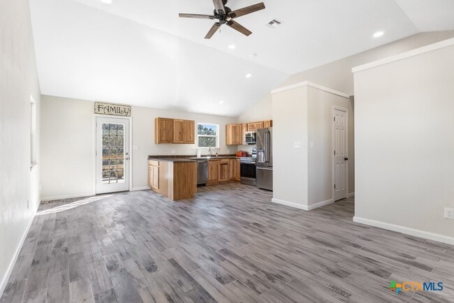 Building Photo - 380 Brushy Crk Trl