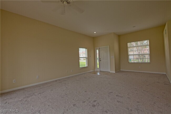 Building Photo - 25064 Peacock Ln