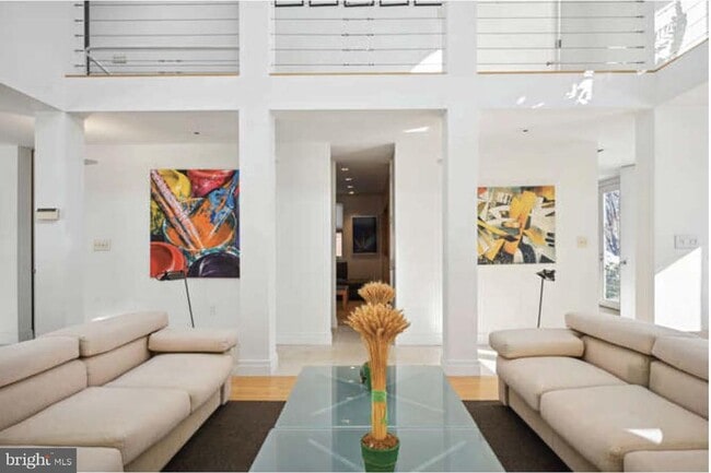 Building Photo - 4527 Q Pl NW