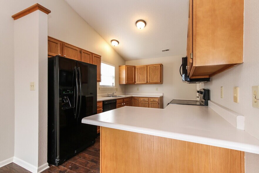 Building Photo - 47 W Flat Rock Dr