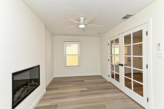 Building Photo - 1606 Normeadows Cir
