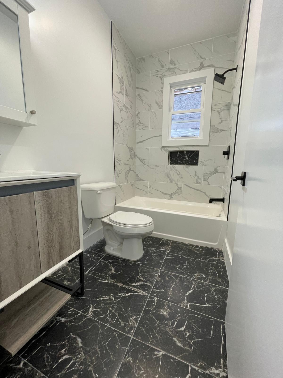 Unit 1 - 156 Woodlawn Ave