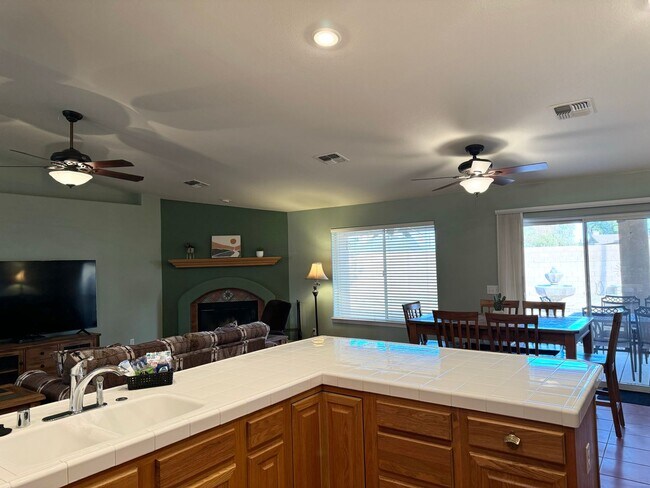 Building Photo - Spacious 3-Bedroom Home with RV Parking & Boat-Deep Garage