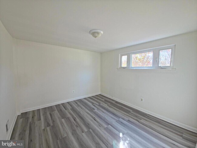 Building Photo - 12111 Portree Dr