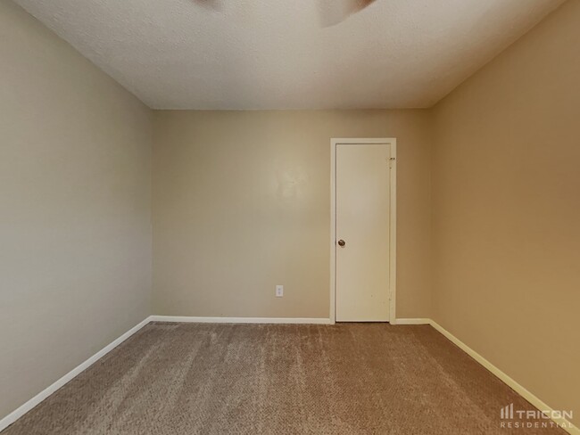 Building Photo - 3328 Woodthrush Ln