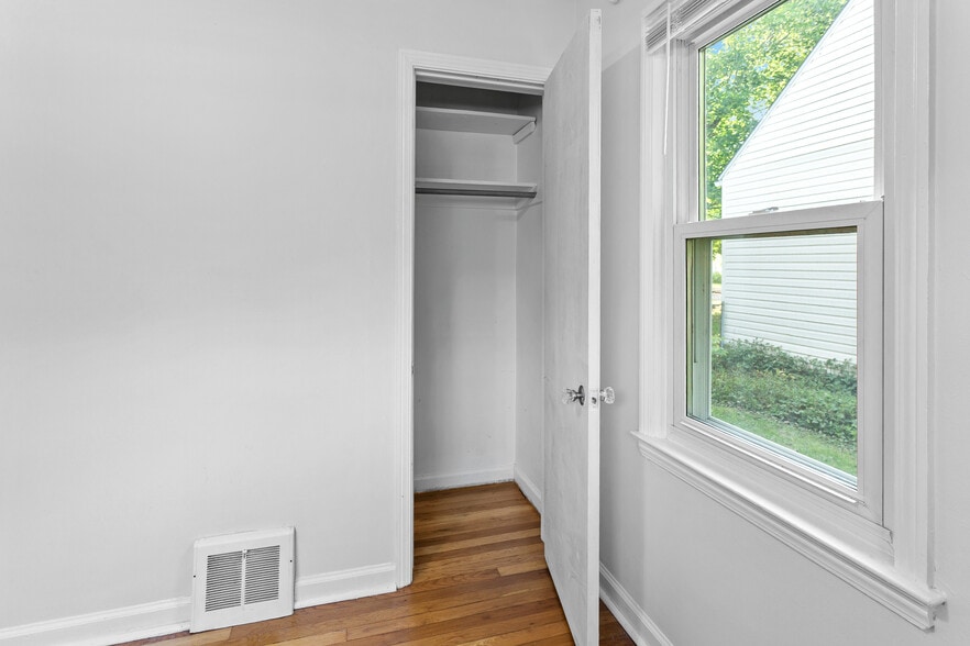 Building Photo - 3403 Woodland Ave