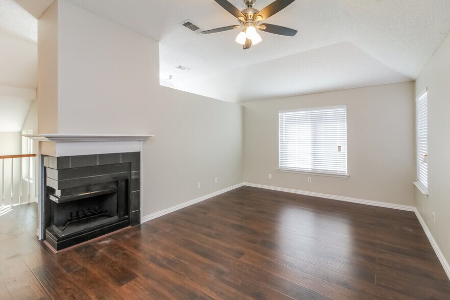 Building Photo - 1115 Colbert Ln