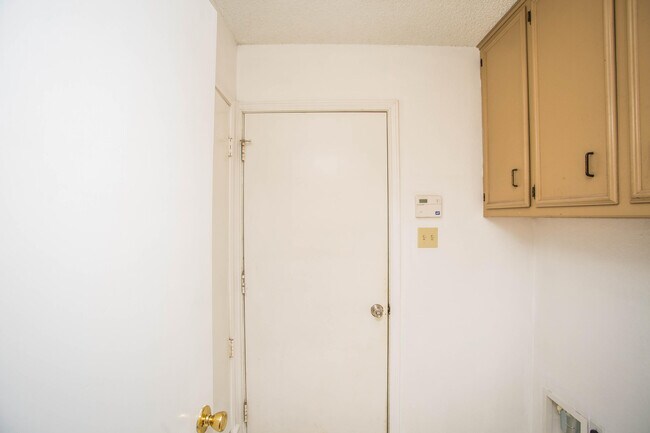 Building Photo - 2212 85th St