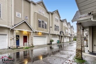 Building Photo - Charming 3-level townhome ideally located in the heart of Beaverton!