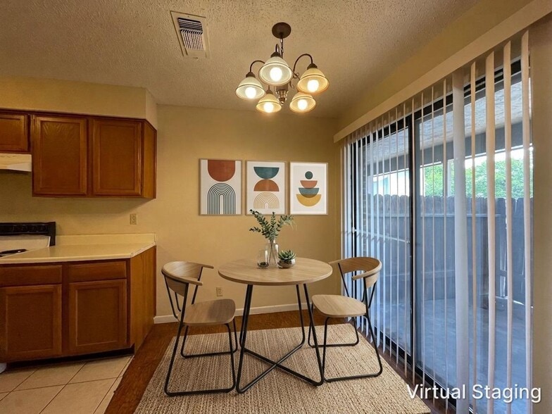 Building Photo - 1701 Cedarview Cir
