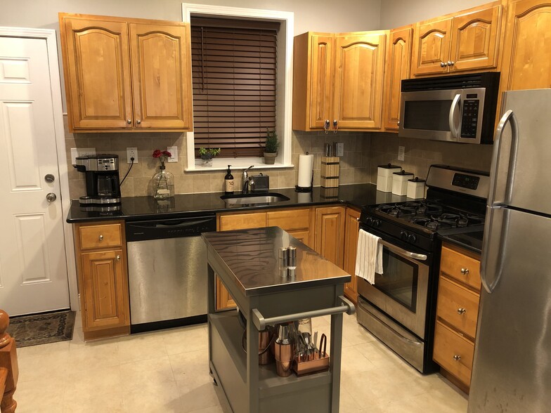 Kitchen - 524 Dudley St