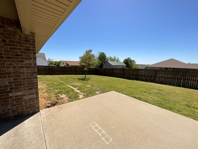 Building Photo - Beautiful 3BR/2BA Home in Joplin, MO with ...