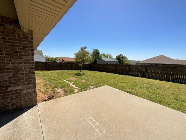 Building Photo - COMING SOON: Beautiful 3BR/2BA Home in Jop...