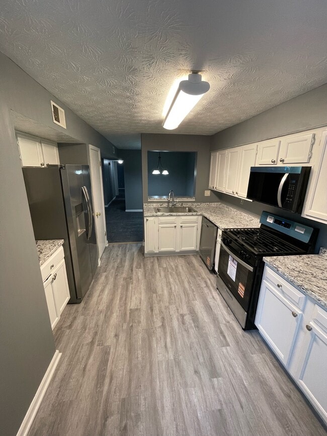 Building Photo - 1652 Northridge Dr