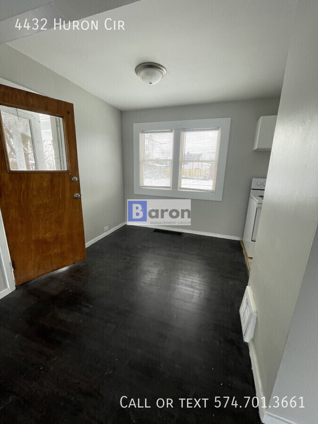 Building Photo - 4432 Huron Cir