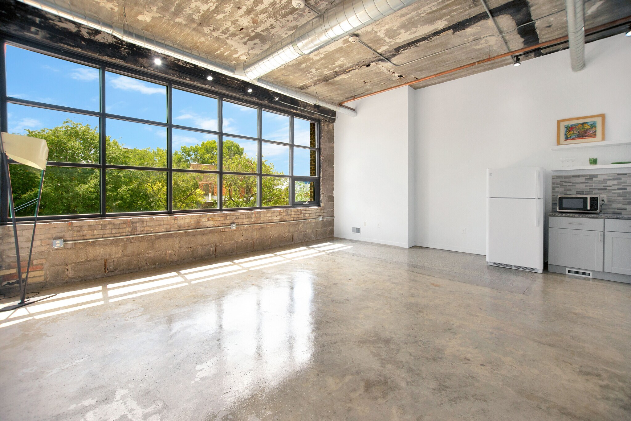 Building Photo - 470 Brainard St