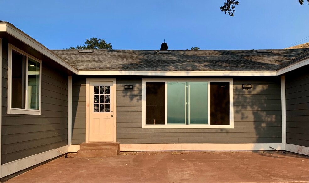 From patio with a lake view - 3677 Lakeshore Blvd