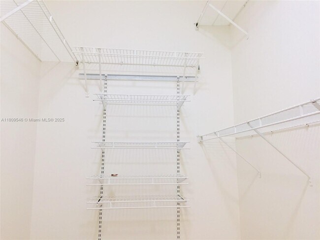 Building Photo - 10440 SW 156th Ct
